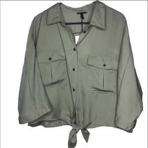 WHO WHAT WEAR 💚 WOMENS GREEN BUTTON UP BLOUSE